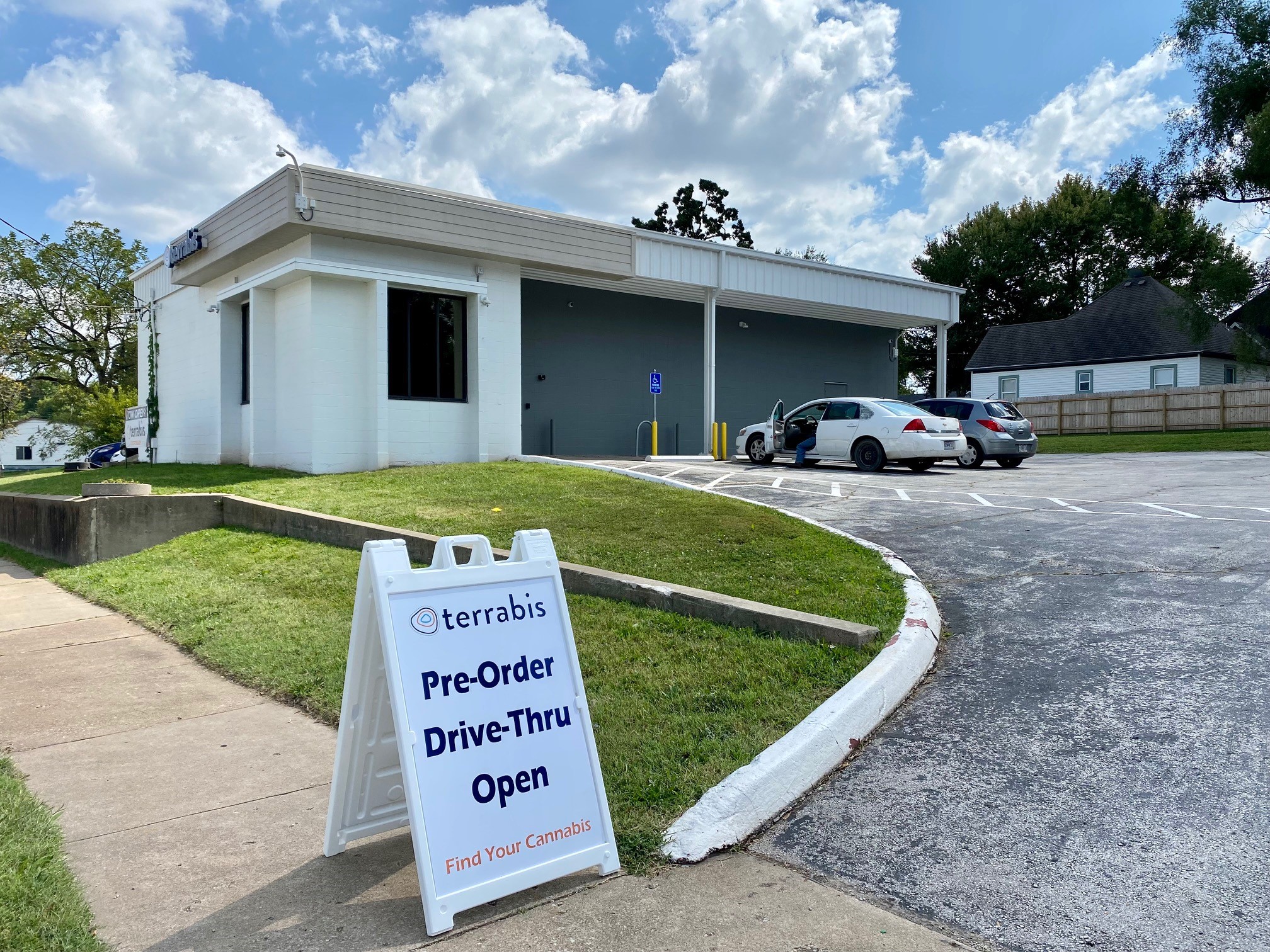 AiroPro Vape Guide: Batteries to Cartridges - Terrabis Cannabis Dispensary | Dixon, Grayville, Mundelein, Plainfield, Woodstock, IL and Creve Coeur, Hazelwood, O'Fallon, Springfield, MO AiroPro Vape Guide: Batteries to Cartridges - Terrabis Cannabis Dispensary | Dixon, Grayville, Mundelein, Plainfield, Woodstock, IL and Creve Coeur, Hazelwood, O'Fallon, Springfield, MO